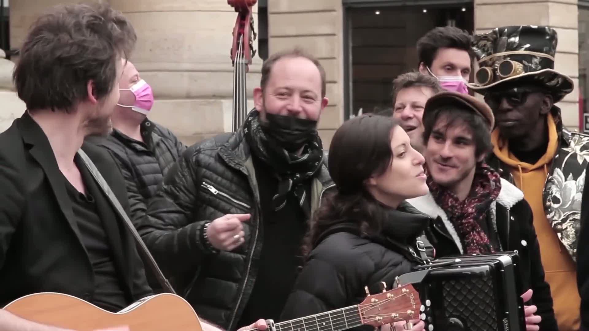 Media Blankass #ShowMustGoOn Flashmob pour la culture à l'Odéon